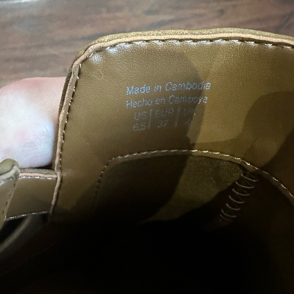 Aldo Urionia Camel Almond Toe Ankle Suede Booties Gold Buckle - Picture 6 of 8